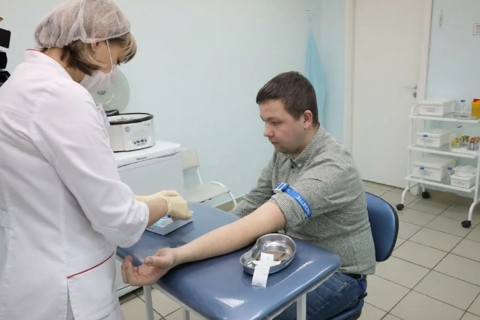 Шанс на выздоровление: как стать донором костного мозга и что для этого нужно